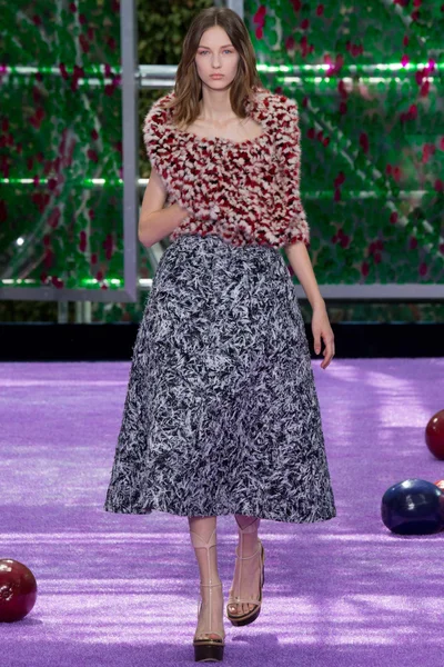 Look 28